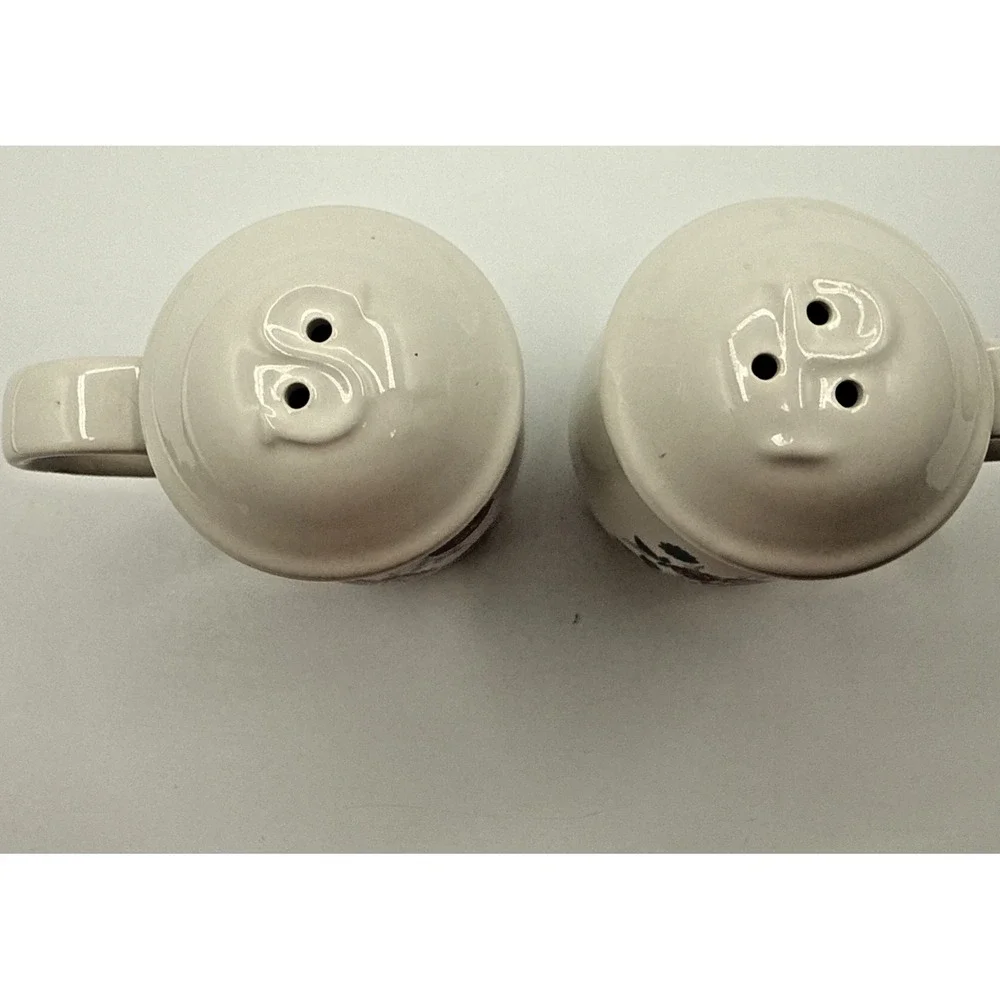Vintage Sapota Salt‎ & Pepper Shaker Set Ceramic Blue & Burgundy Floral Country